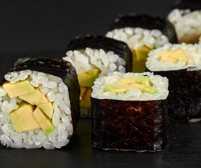 Маки с авокадо